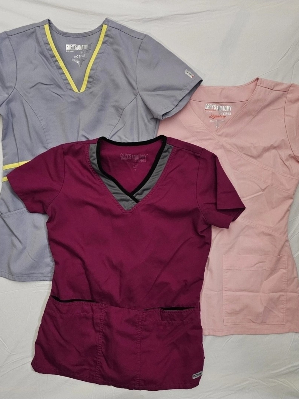Grey's Anatomy Women’s V-Neck Scrub Top - Berry, Light Pink, Gray